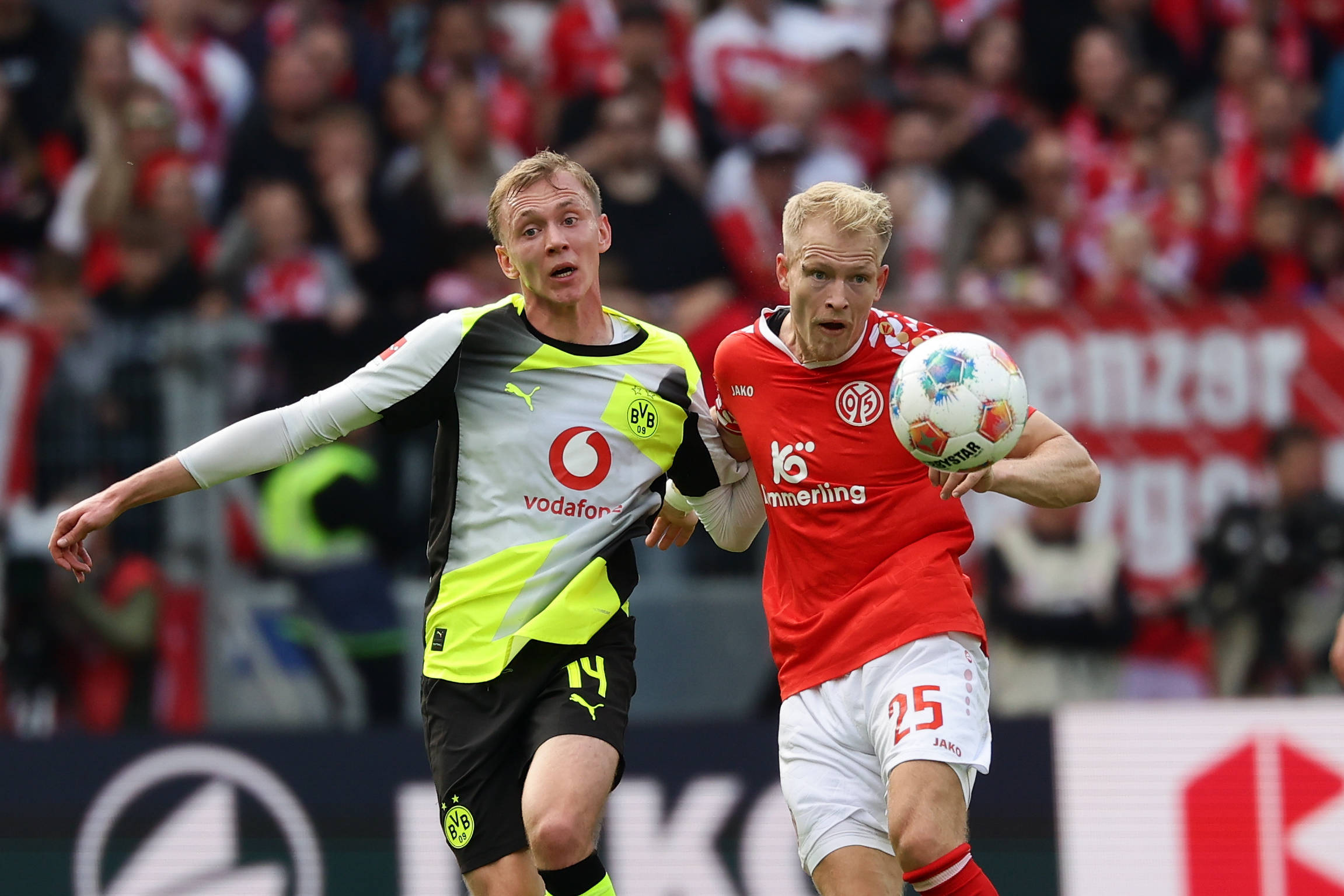 （体育）足球——德甲：多特蒙德胜美因茨